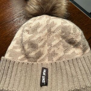 MukLuk Beige Knit Beanie with Pom-Pom